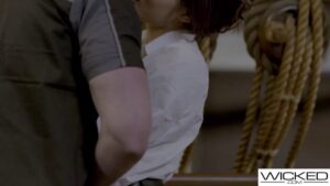 น้องเอเชียหีตอดแน่นโดนผู้ชายซอยหีโหดหลังเลิกงาน ควยใหญ่ยัดลึกแตกในไม่ยั้ง