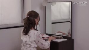 สาวญี่ปุ่นผิวขาวนมเด้ง โดนลุงแก่เย็ดหีสดโหด ซอยมดลูกทะลุแตกในคาหีแน่น