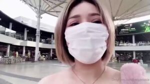 สาวไทยนมใหญ่ Babynookie ซอยหีตัวเองรัวๆ ในห้องน้ำประชาชน ครางเสียวแตกน้ำพุ่งกระจาย