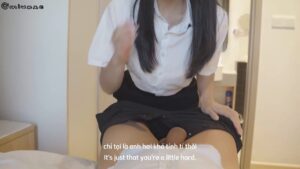 สาวเวียดนามตัวเล็กหน้าหวาน โดนแฟนควยใหญ่ซอยหีสดแรงๆ ในคอนโดหรู น้ำแตกพุ่งทะลักคาหี