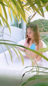 คลิปหลุด สาวหุ่นเงี่ยนโดนแฟนควยยักษ์เย็ดสดโหด กระแทกหีแตกคาห้องน้ำแตกในมิดลำ