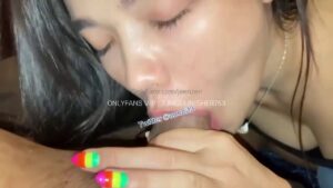 สาวหุ่นเซ็กซี่โดนควยใหญ่ยัดหีสด ซอยยับแตกคารูน้ำเงี่ยนทะลัก