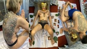 คลิปหลุดสาวสักลายเซ็กซี่ โดนแฟนควยใหญ่ซอยหีแตกในออฟฟิศดึกดื่น