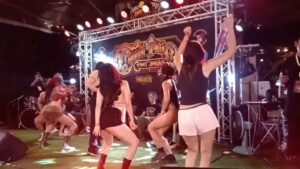 หลุดสาวสักลายงานประกวดรอยสัก โชว์หีเนียนไม่ใส่กางเกงใน เต้นยั่วครางเสียวเงี่ยนโคตร