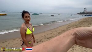 สาวหีดำนมใหญ่สักลายโดนควยใหญ่ซอยหีดุเดือดในห้องพัก กระแทกยับแตกคาปากคาห้อง