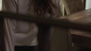สาวออฟฟิศหีเงี่ยนสองคน ซอยหีกันด้วยลิ้นยาวๆ น้ำเงี่ยนไหลทะลัก