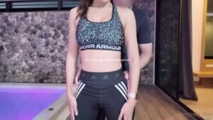 สาวไทยหุ่นดีเย็ดกับแฟนหนุ่มควยใหญ่ ซอยหีโชว์แตกในคารูม